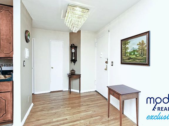4th image of 2390 Palisade Ave