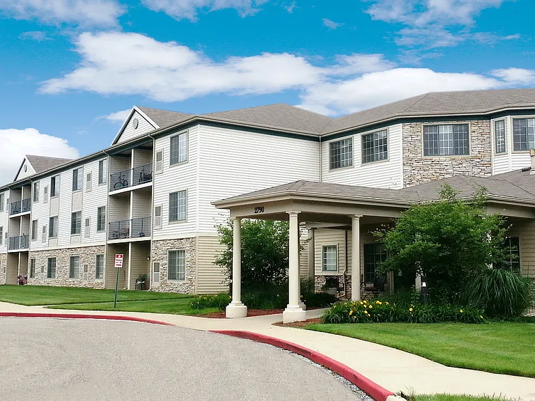 Meridian Stratford Place Senior 55+ Apartments — Photo 2