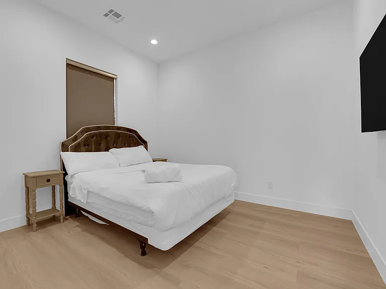 323 Robledo St — Photo 29