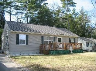 8 Shelburne Ln, Center Barnstead, NH 03225