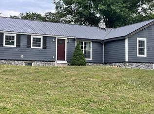 104 Beechcliff Dr, Carlisle, PA 17015