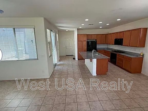 3rd image of 3836 E Stiles Ln