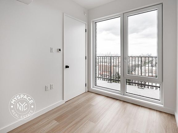 2nd image of 931 Carroll St #516