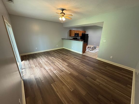 5th image of 921 McClanahan Ln