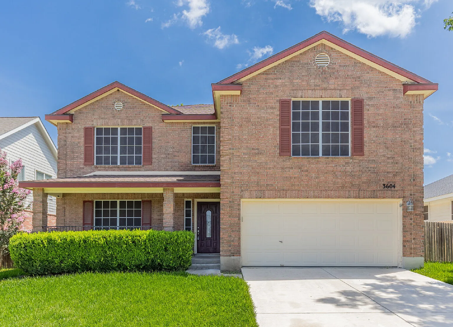 3 bed, 2.5 bath, 2370 sqft, $2,095 — Photo 1