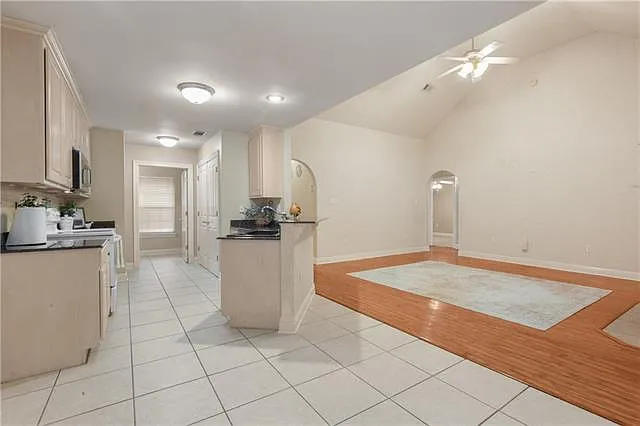 714 Marc Ct — Photo 4
