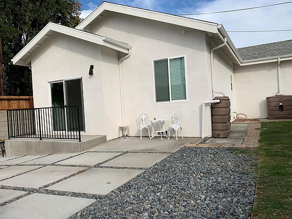 2nd image of 23225 Victory Blvd