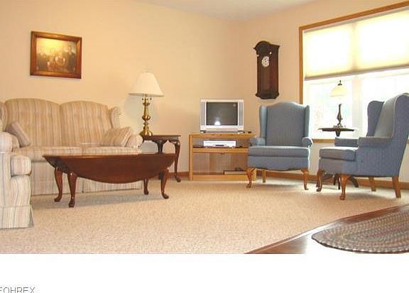 3rd image of 340 Thorn Way