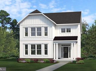 3836 8th St S, Arlington, VA 22204