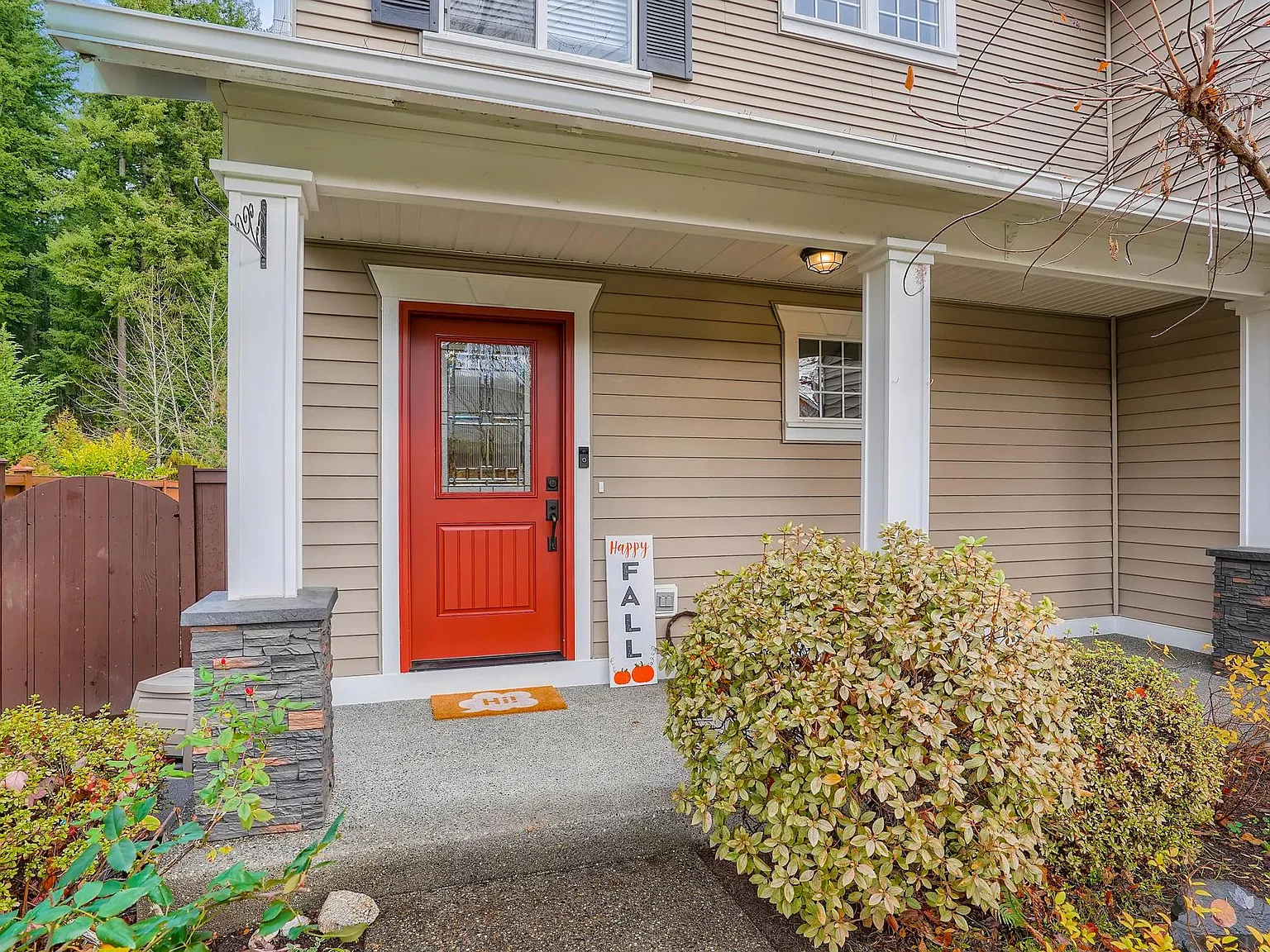 3 bed, 2.5 bath, 1890 sqft, $3,550 — Photo 2