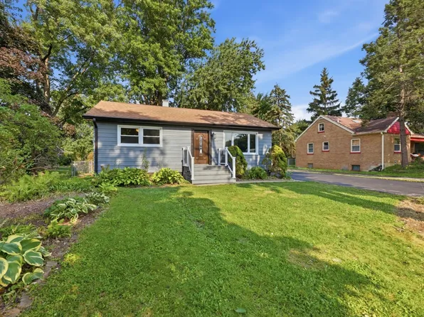 5905 Lee Ave, Downers Grove, IL 60516