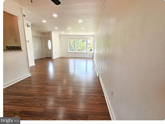 5th image of 25 E Avon Dr