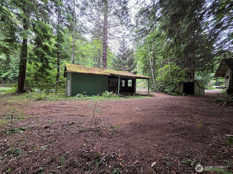 3rd image of 160 Elk Drive