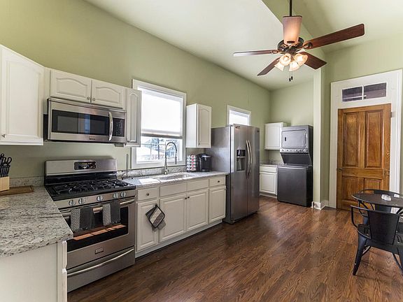2nd image of 2415 Columbus St APT C