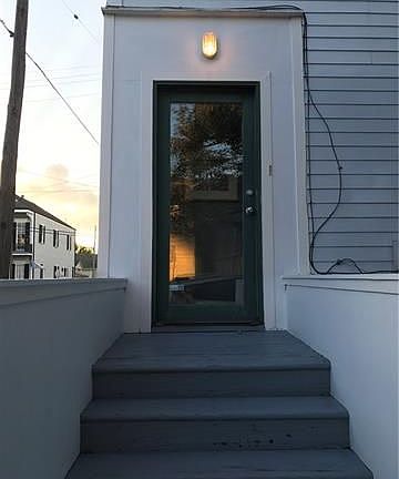 4th image of 501 Henry Clay Ave