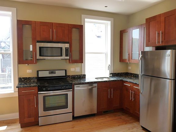 2nd image of 1423 N Cleaver St #E