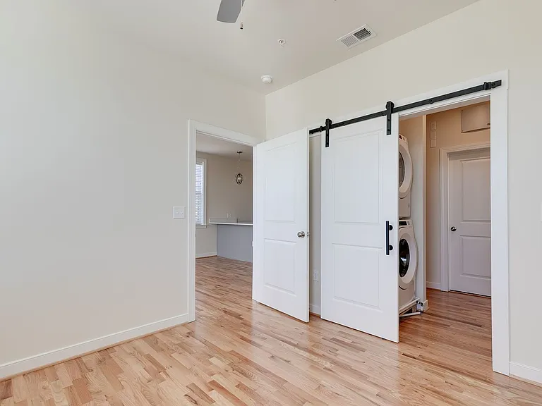 2910 Q St — Photo 23