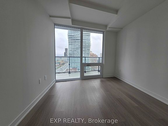 4th image of 448 Burnhamthorpe Rd W #1306