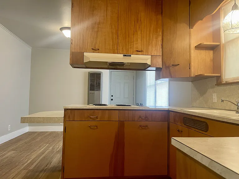 720 S Hickory St — Photo 26