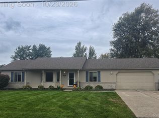 6095 Carleton Rockwood Rd, South Rockwood, MI 48179