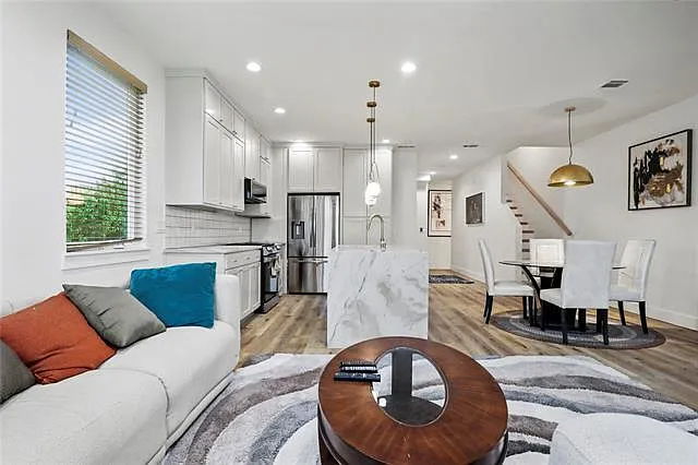183 S Prairie Ave — Photo 28