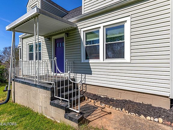5th image of 542 Henderson St
