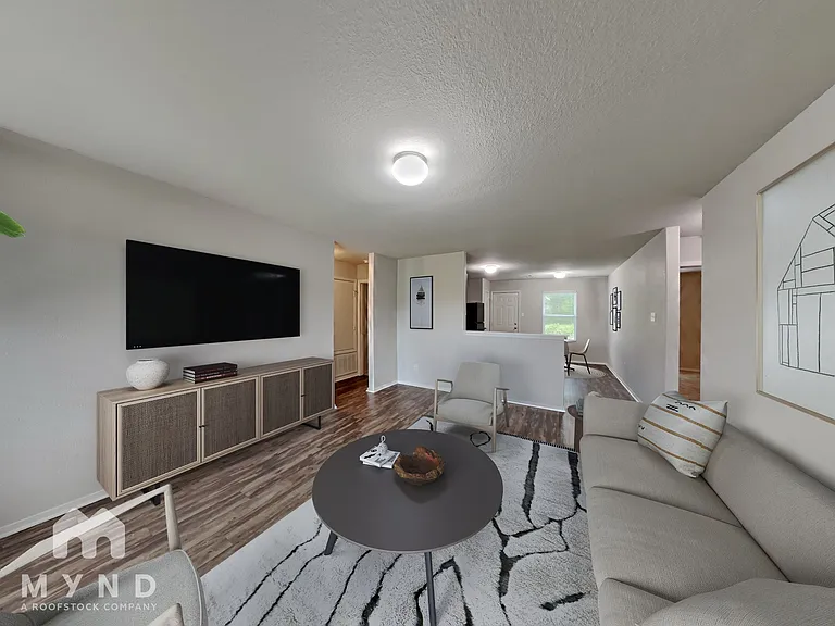 307 Westwood Dr — Photo 1