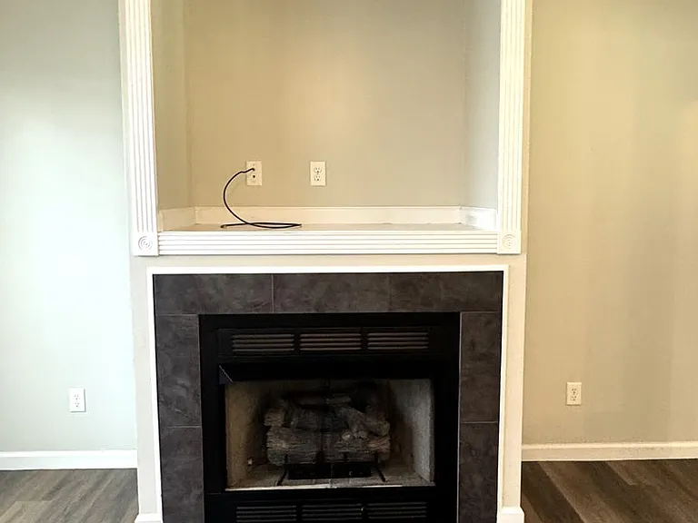 186 Christy Dr — Photo 4