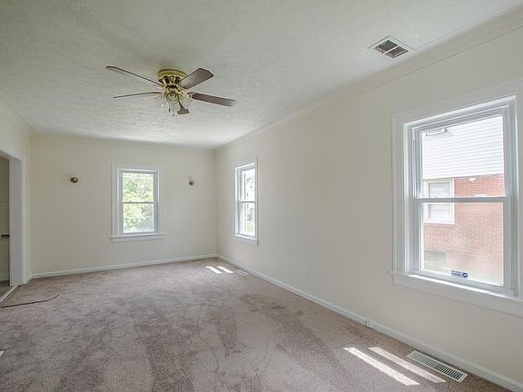 3rd image of 516 Harter Ave