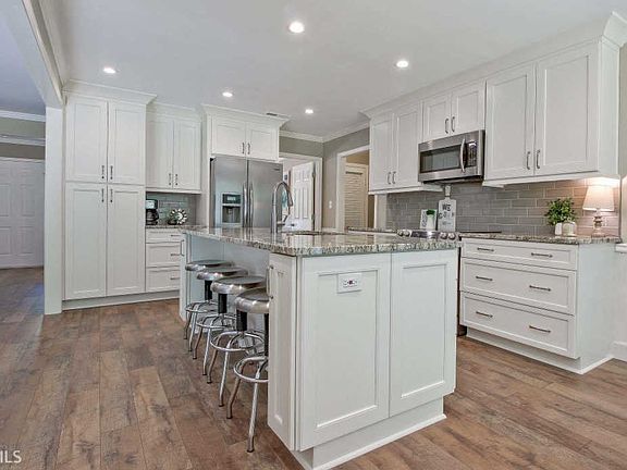 2nd image of 310 Legacy Ln