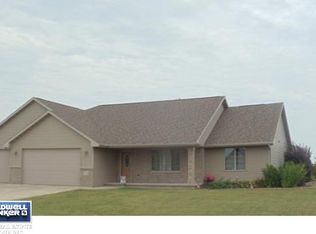 N9182 Hedgerow Dr, APPLETON, WI 54915