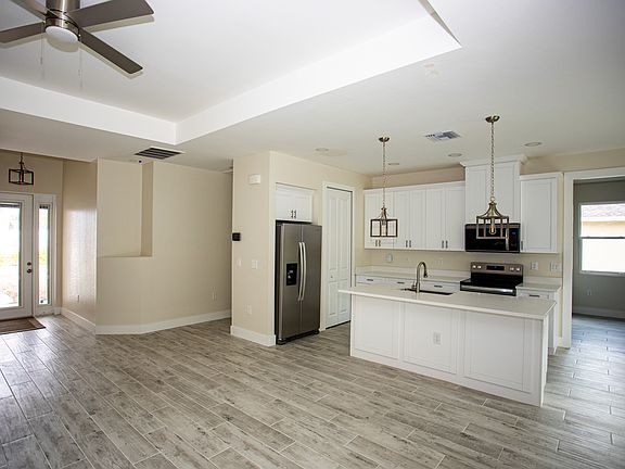 3rd image of 8260 Cypress Dr N