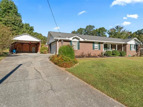 5111 Valley Forge Rd, Stone Mountain, GA 30087