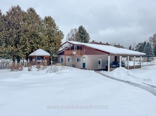 1007 Dewey St, Highlands East, ON K0M 1R0