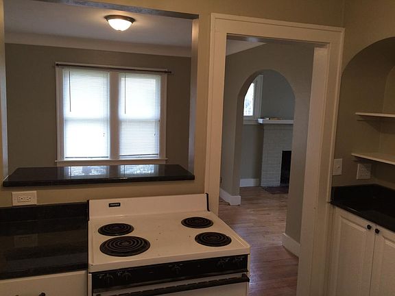 5th image of 806 Forest Ave Floor 2
