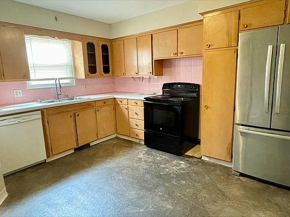 4th image of 480 N Hawkins Ave
