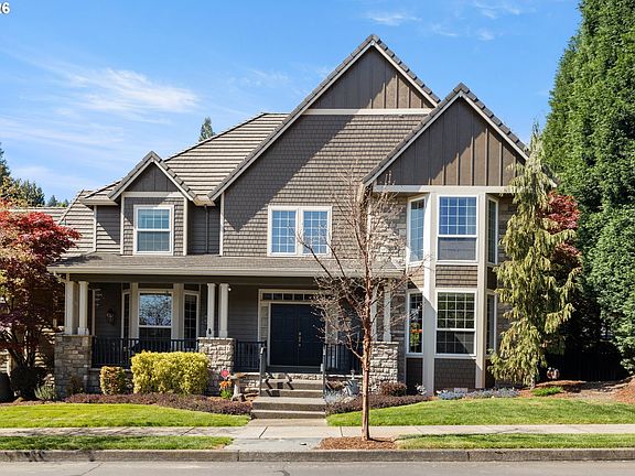 3rd image of 2633 SE Vista Way