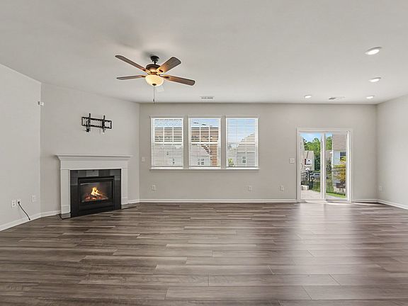 2nd image of 214 Kennerly Center Dr