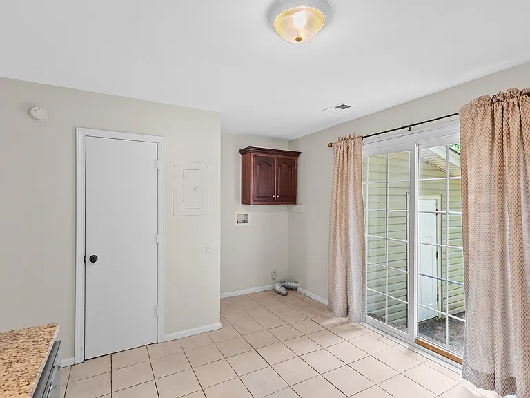 411 Williams Ave #D — Photo 13