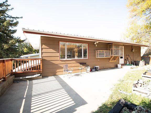 3rd image of 33 Saddle Butte Dr