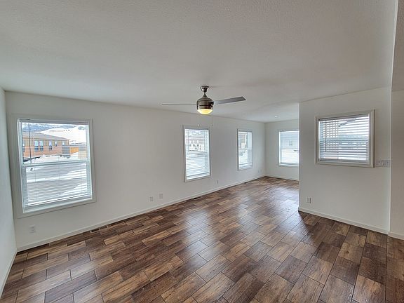 2nd image of 551 Summit Trl #D07poy
