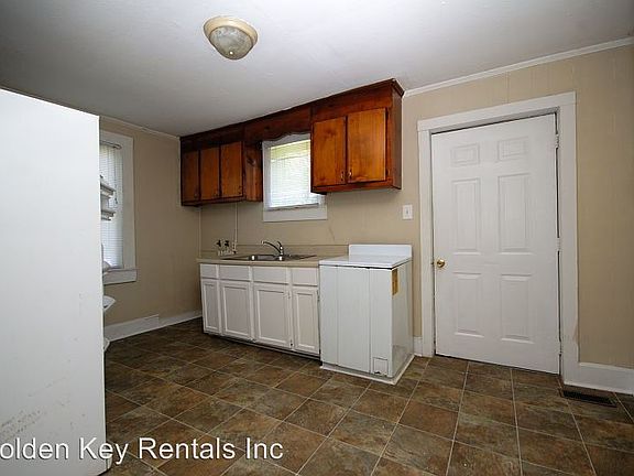 4th image of 318 Whitfield Dr