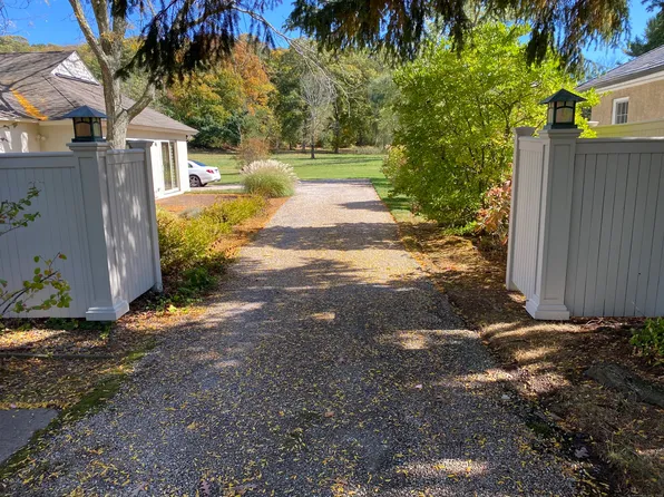 20 Mountain Spring Road, Farmington, CT 06032