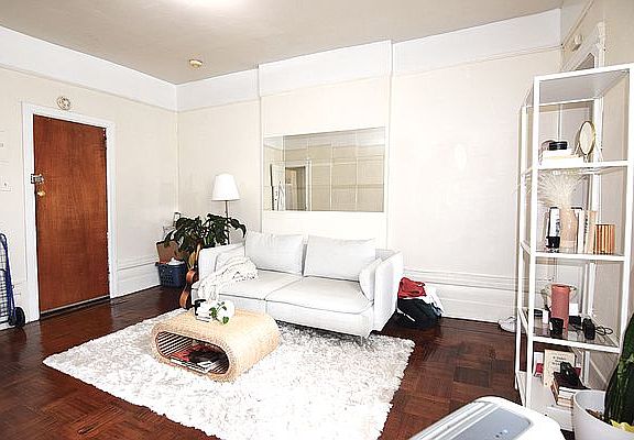 3rd image of 285 New York Ave #3