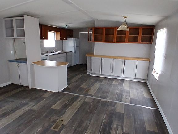 3rd image of 3180 S Lee Hwy SW #2