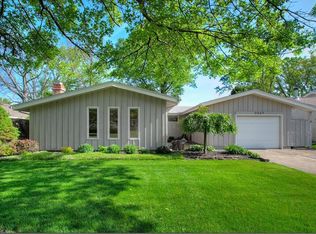 2527 Larkmoor St, Lorain, OH 44052