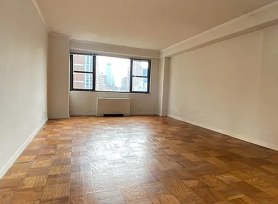 Rented by REAL New York | media 18