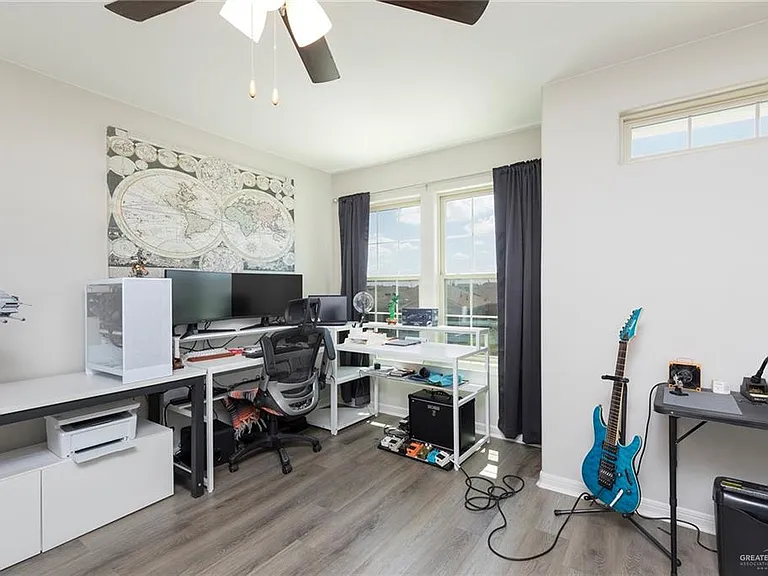 2108 N Sonador Dr — Photo 16