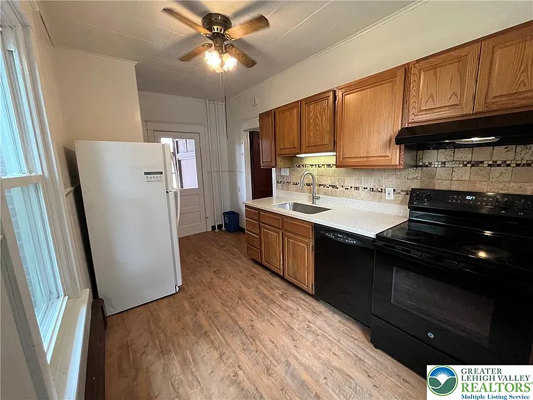 543 W Emaus Ave — Photo 9