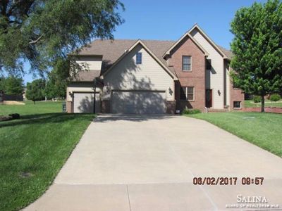 1814 Bluestem Ln, Salina, KS, 67401